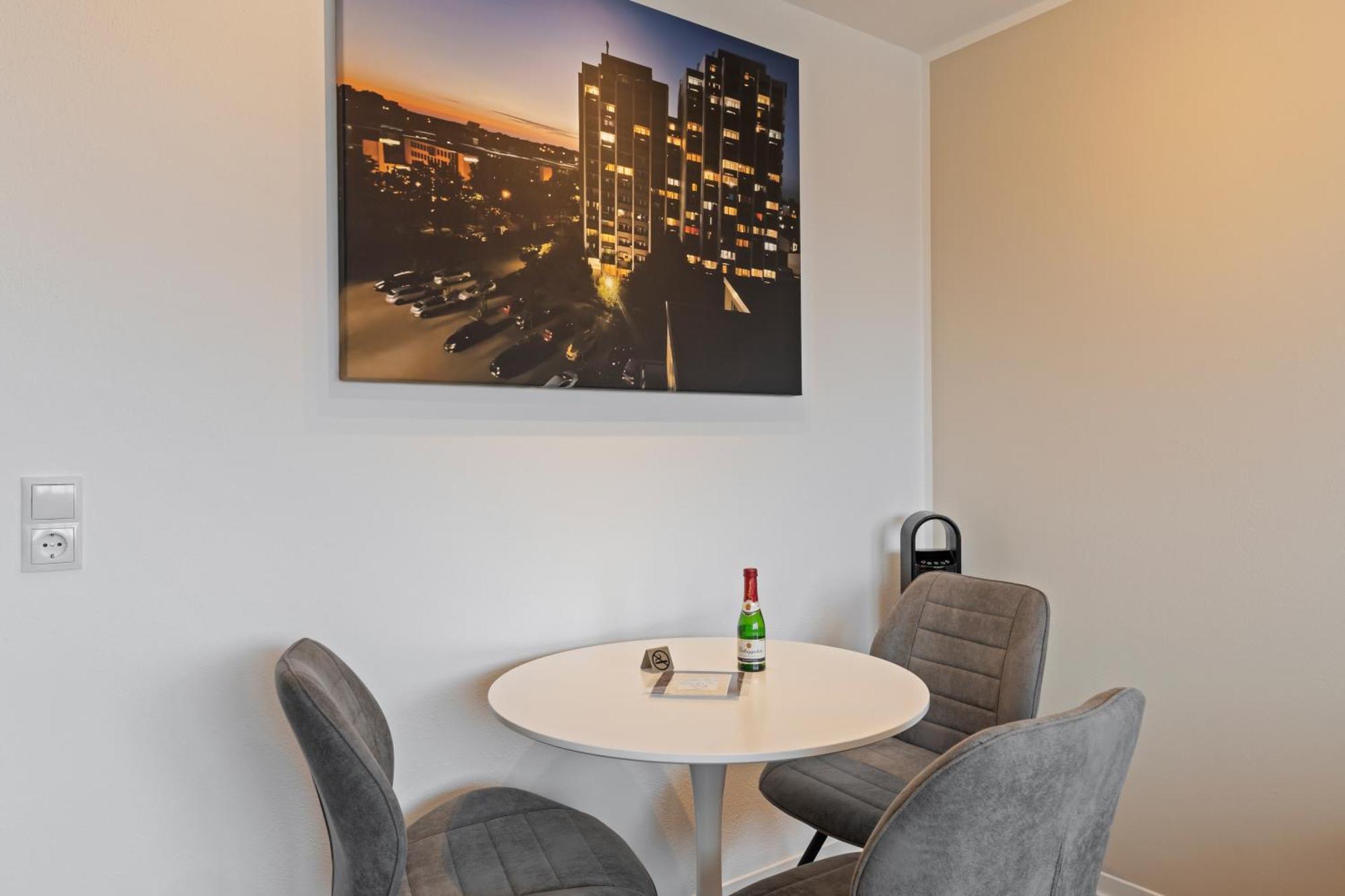 Apartment Fuer 2 - Wlan - Parkplatz - Homeoffice Kaiserslautern